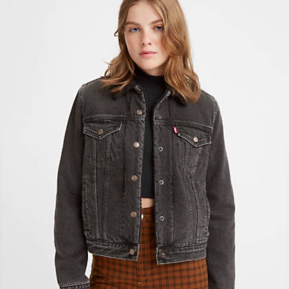 ORIGINAL SHERPA TRUCKER JACKET Medium woman’s